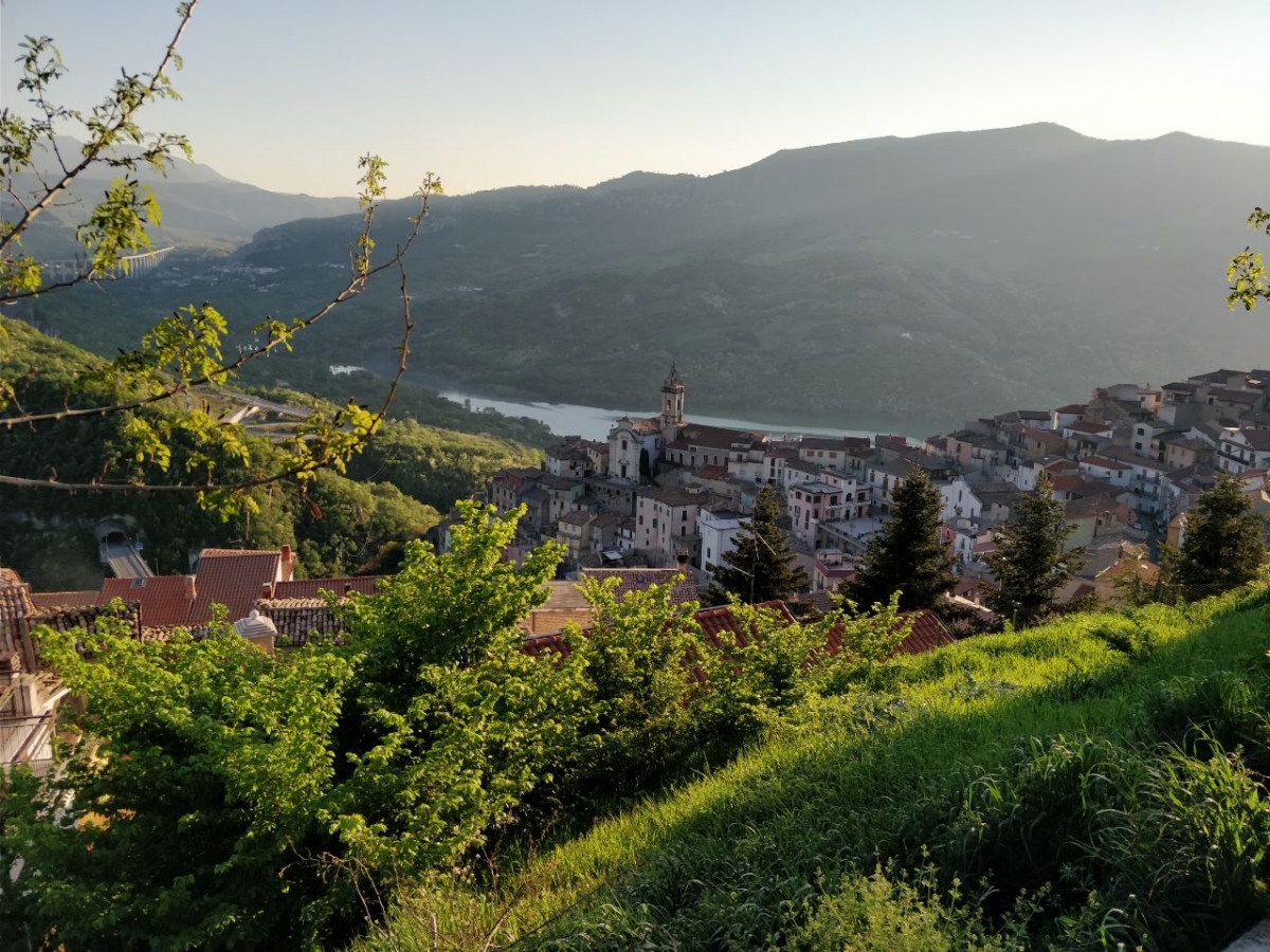 colledimezzo-vista-lago.jpg